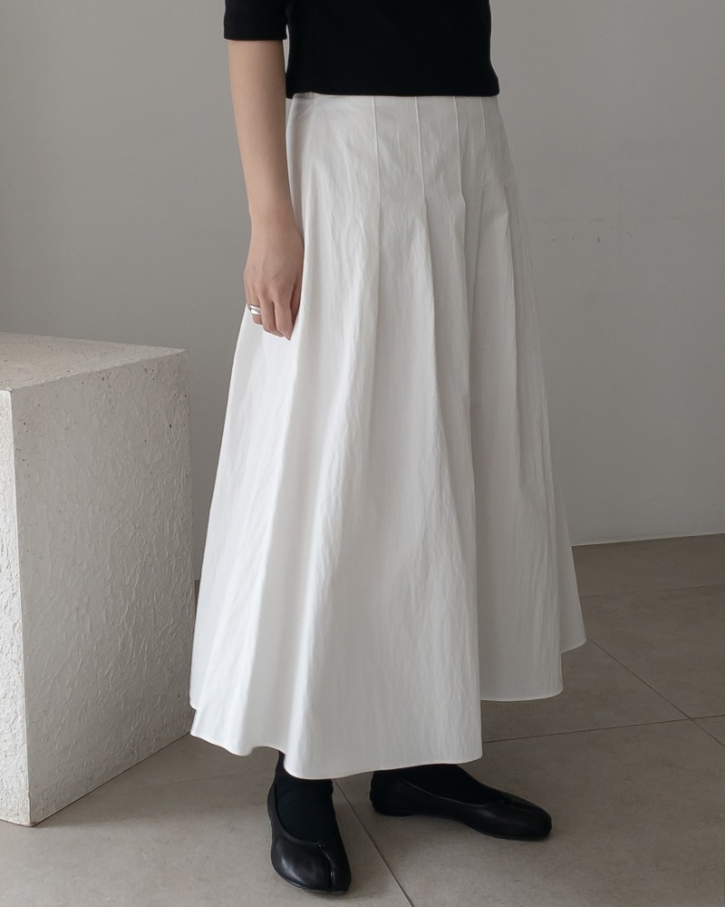 Nylon pintuck skirt